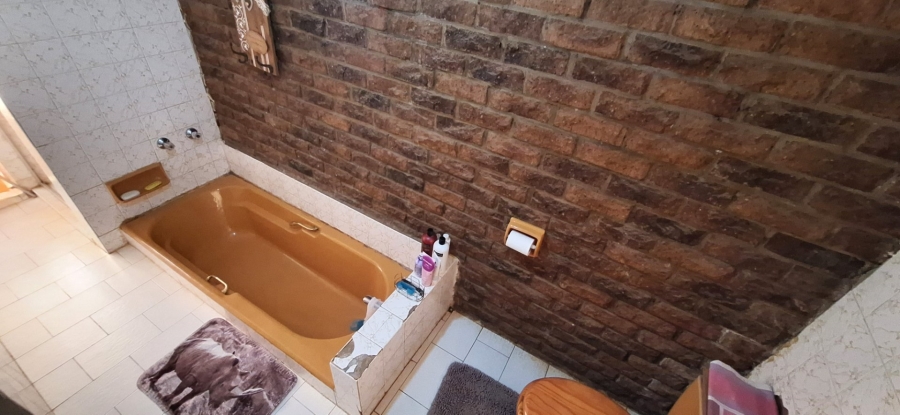 6 Bedroom Property for Sale in Kameeldoringpark Limpopo