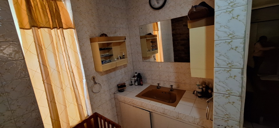 6 Bedroom Property for Sale in Kameeldoringpark Limpopo