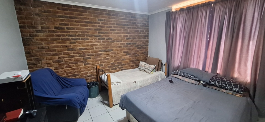 6 Bedroom Property for Sale in Kameeldoringpark Limpopo