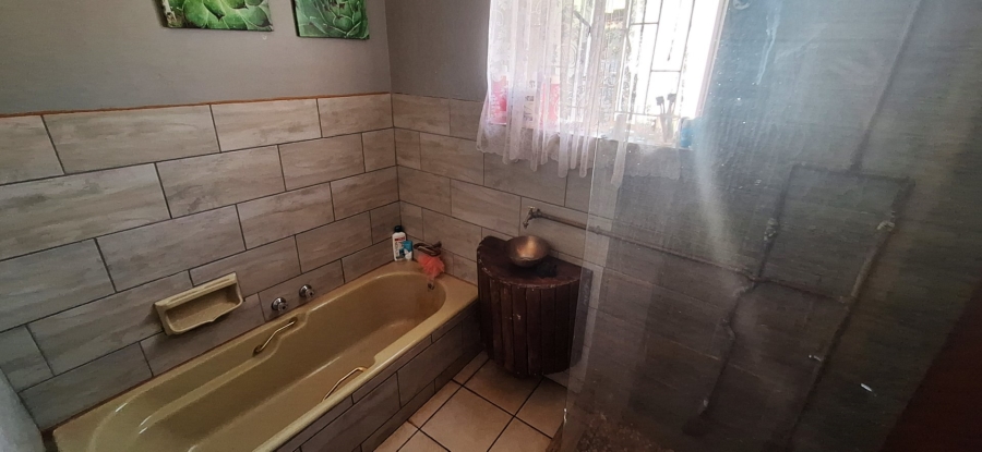 6 Bedroom Property for Sale in Kameeldoringpark Limpopo