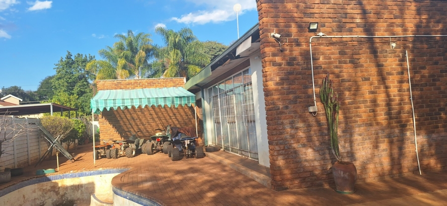 6 Bedroom Property for Sale in Kameeldoringpark Limpopo