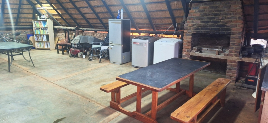 6 Bedroom Property for Sale in Kameeldoringpark Limpopo