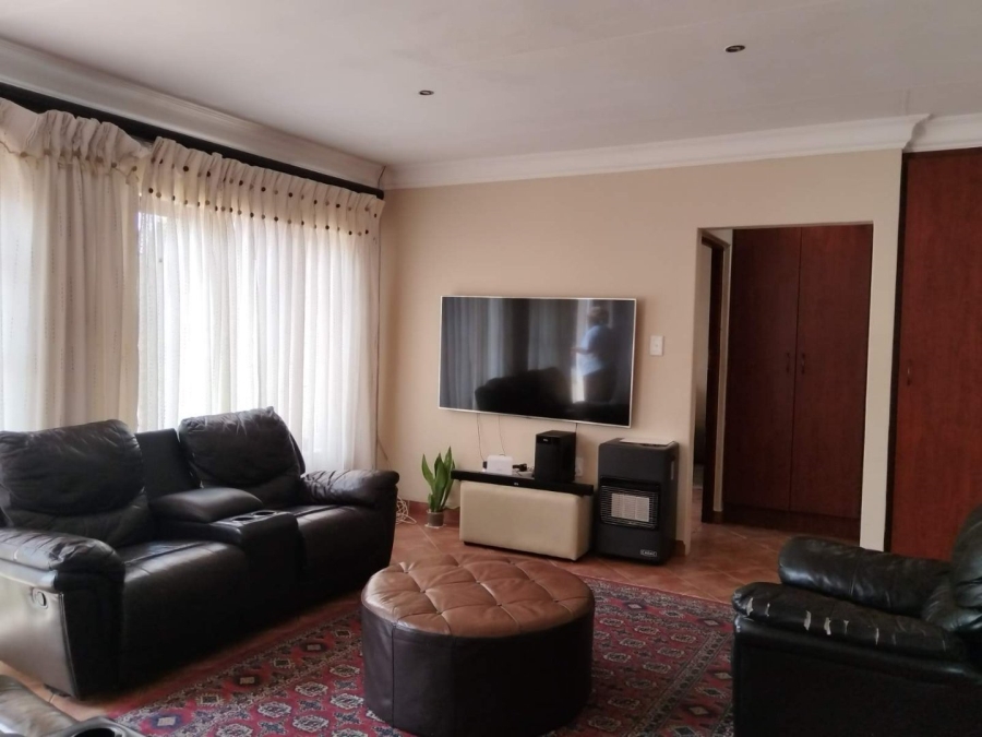 To Let 3 Bedroom Property for Rent in Bendor Limpopo