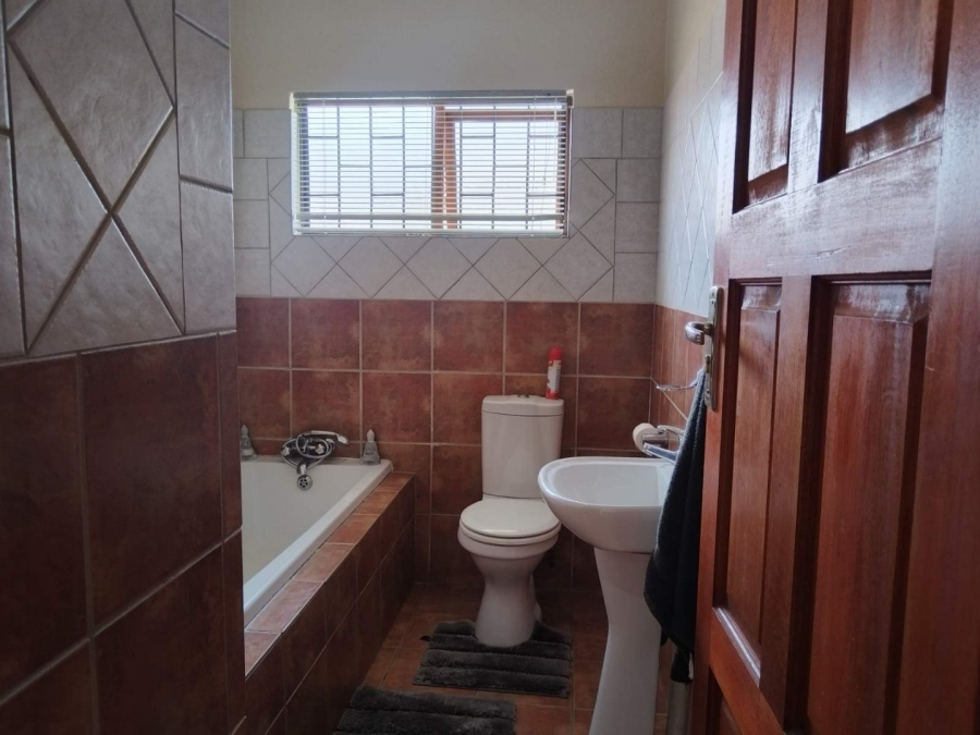 To Let 3 Bedroom Property for Rent in Bendor Limpopo