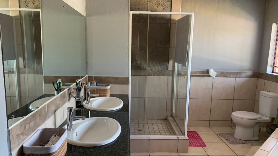 4 Bedroom Property for Sale in Golden Acres Estate Limpopo