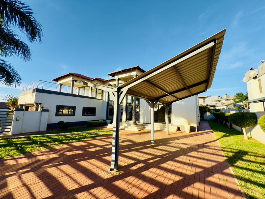 6 Bedroom Property for Sale in Bendor Limpopo