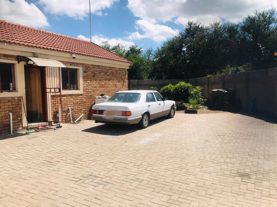 3 Bedroom Property for Sale in Mahlasedi Park Limpopo