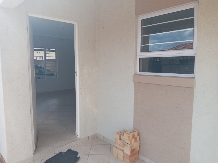 To Let 4 Bedroom Property for Rent in Southern Gateway Limpopo