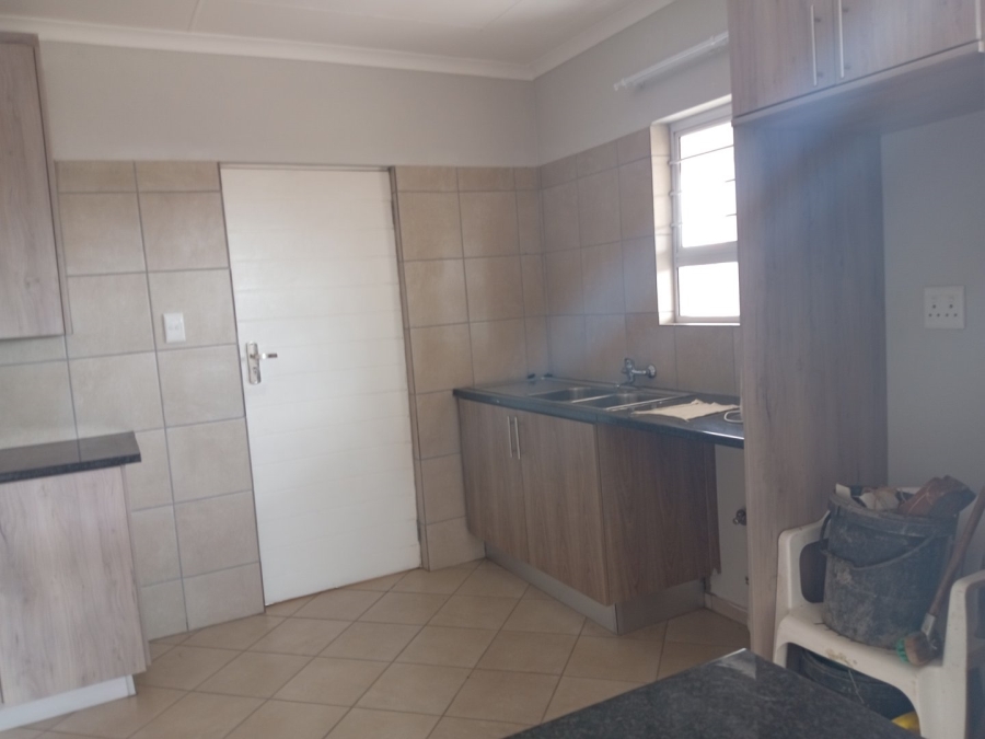 To Let 4 Bedroom Property for Rent in Southern Gateway Limpopo