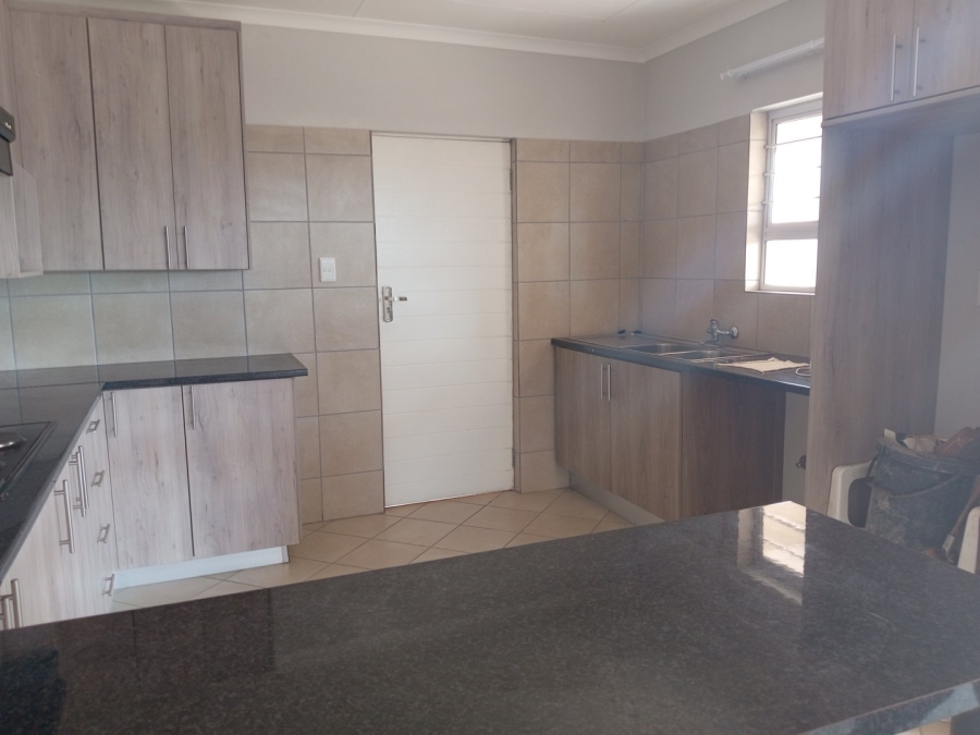 To Let 4 Bedroom Property for Rent in Southern Gateway Limpopo