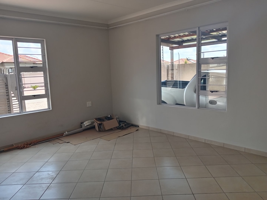 To Let 4 Bedroom Property for Rent in Southern Gateway Limpopo