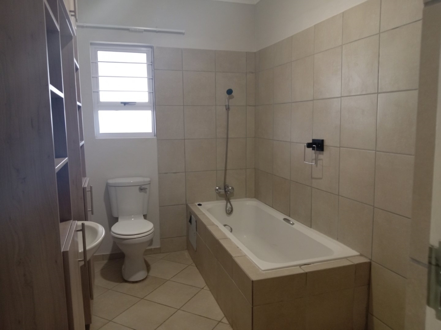 To Let 4 Bedroom Property for Rent in Southern Gateway Limpopo