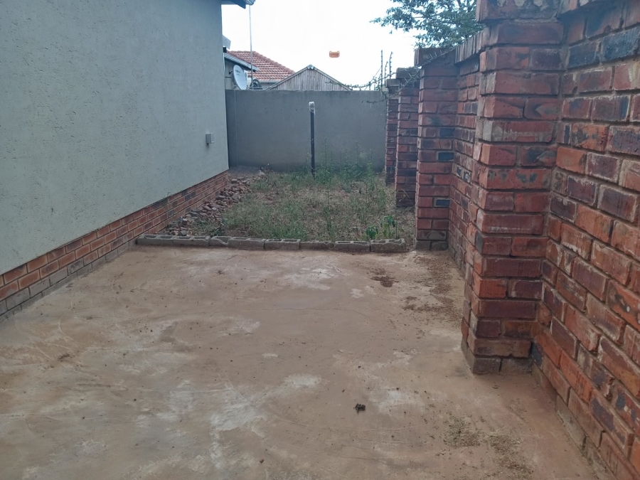 To Let 4 Bedroom Property for Rent in Southern Gateway Limpopo