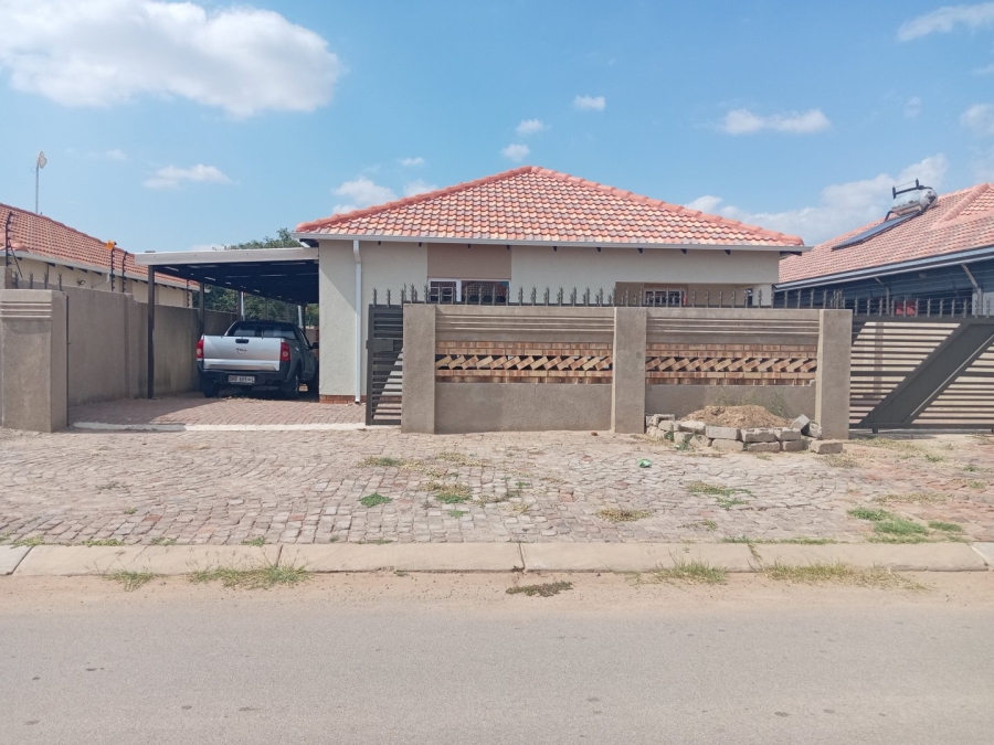 To Let 4 Bedroom Property for Rent in Southern Gateway Limpopo