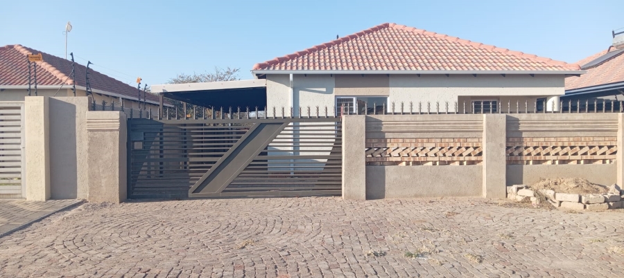 To Let 4 Bedroom Property for Rent in Southern Gateway Limpopo