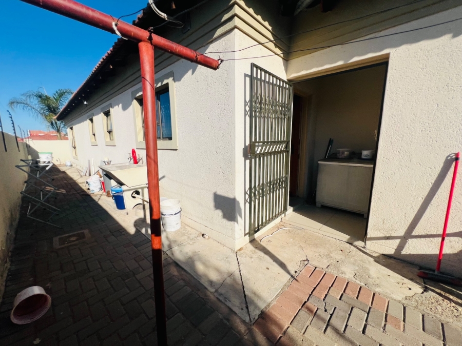 3 Bedroom Property for Sale in Mahlako-A-Phahla Gardens Limpopo