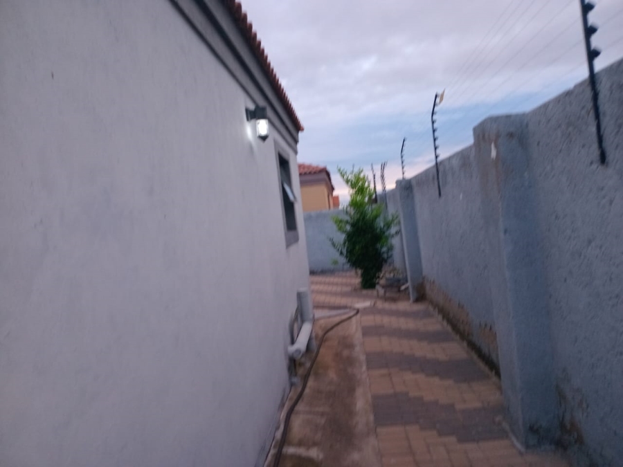 3 Bedroom Property for Sale in Rethabile Gardens Limpopo