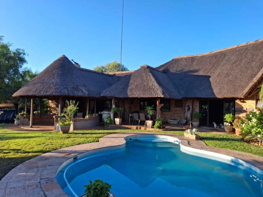 6 Bedroom Property for Sale in Kwaggasvlakte AH Limpopo