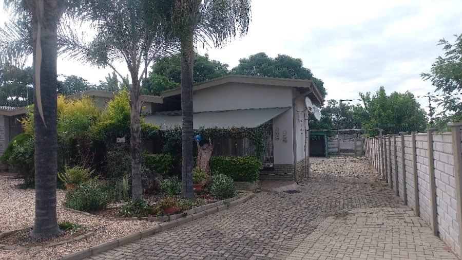 To Let 3 Bedroom Property for Rent in Ivy Park Limpopo