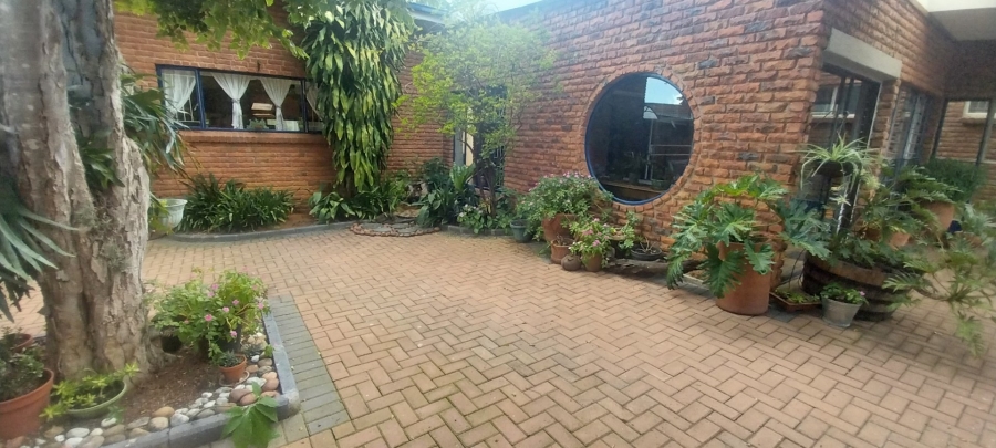 5 Bedroom Property for Sale in Bendor Limpopo
