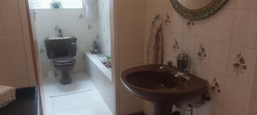 5 Bedroom Property for Sale in Bendor Limpopo