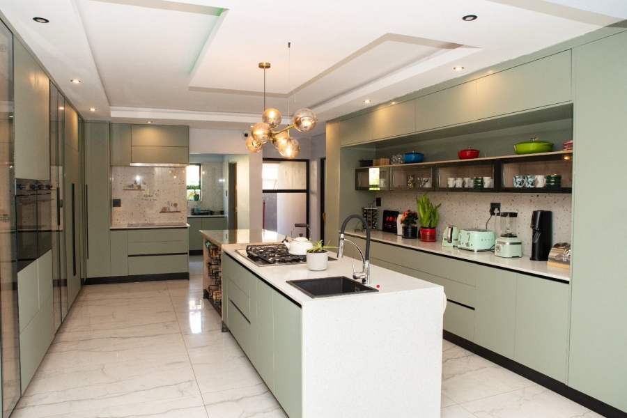 6 Bedroom Property for Sale in Bendor Limpopo