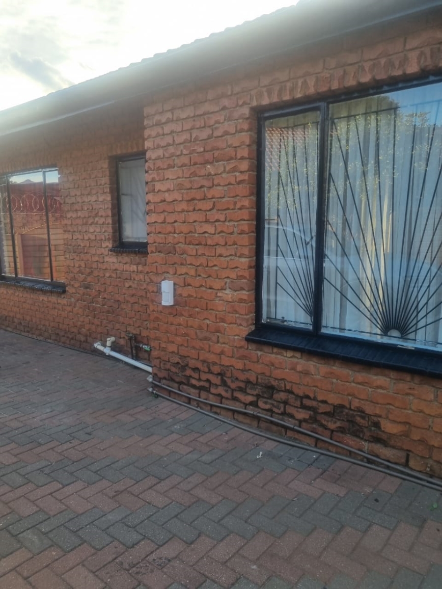 To Let 3 Bedroom Property for Rent in Flora Park Limpopo