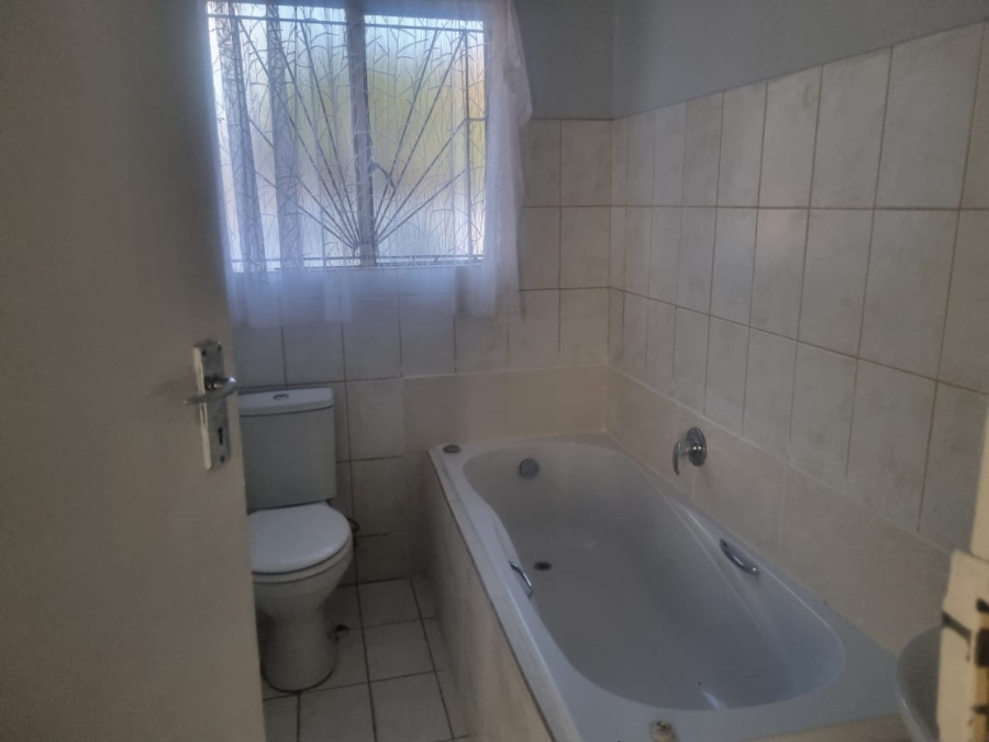 To Let 3 Bedroom Property for Rent in Flora Park Limpopo
