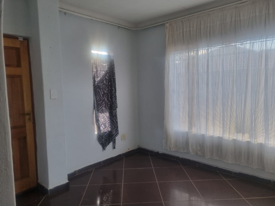 To Let 3 Bedroom Property for Rent in Flora Park Limpopo