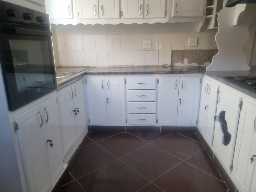To Let 3 Bedroom Property for Rent in Flora Park Limpopo