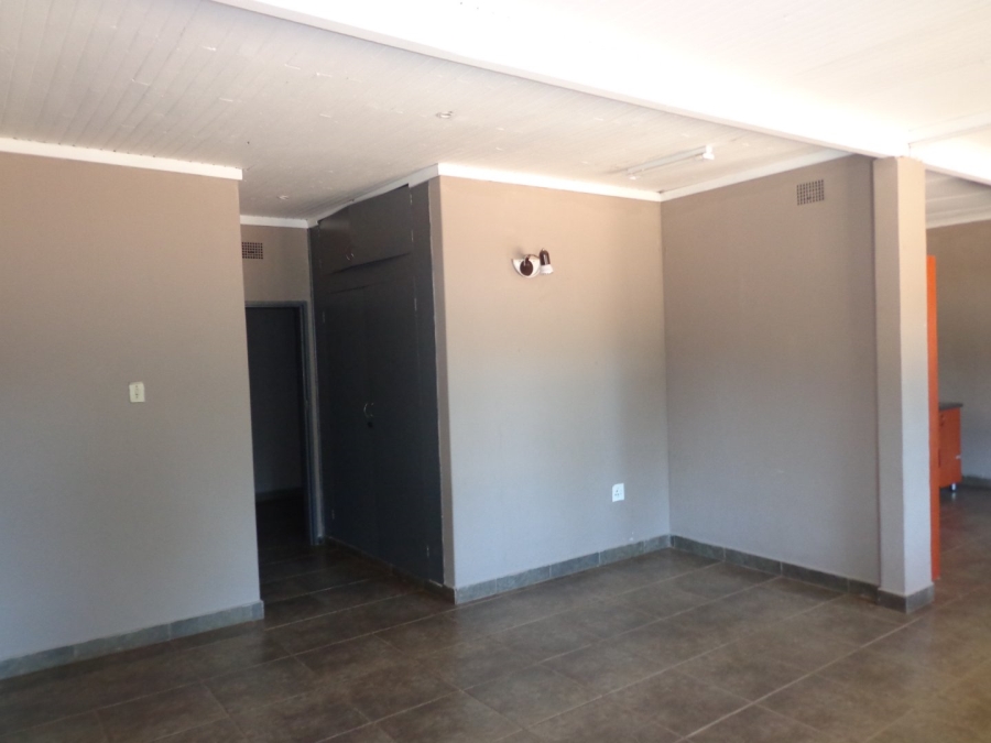 7 Bedroom Property for Sale in Hospitaalpark Limpopo