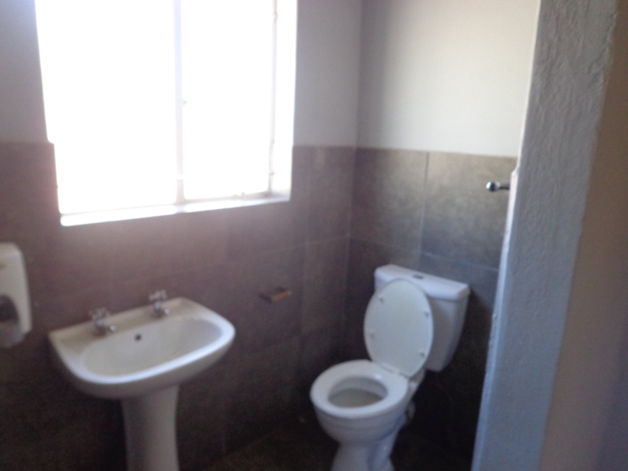 7 Bedroom Property for Sale in Hospitaalpark Limpopo