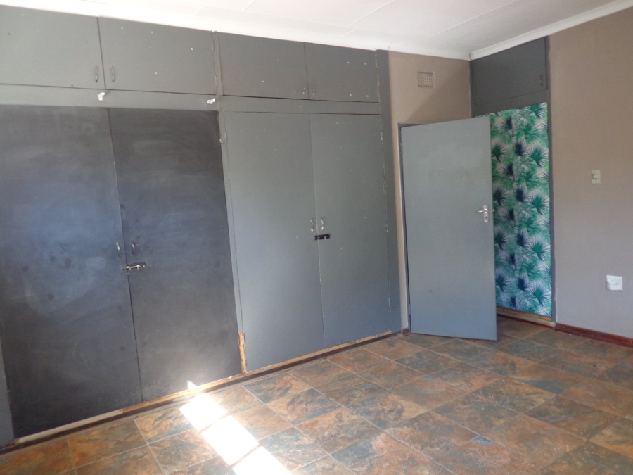 7 Bedroom Property for Sale in Hospitaalpark Limpopo