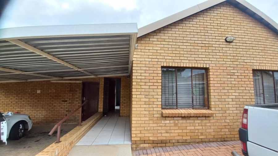 To Let 3 Bedroom Property for Rent in Bendor Limpopo