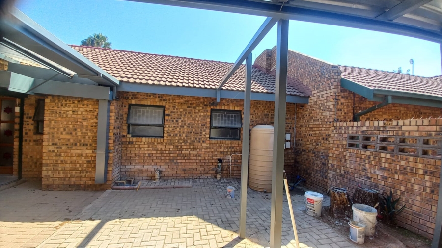 To Let 3 Bedroom Property for Rent in Bendor Limpopo