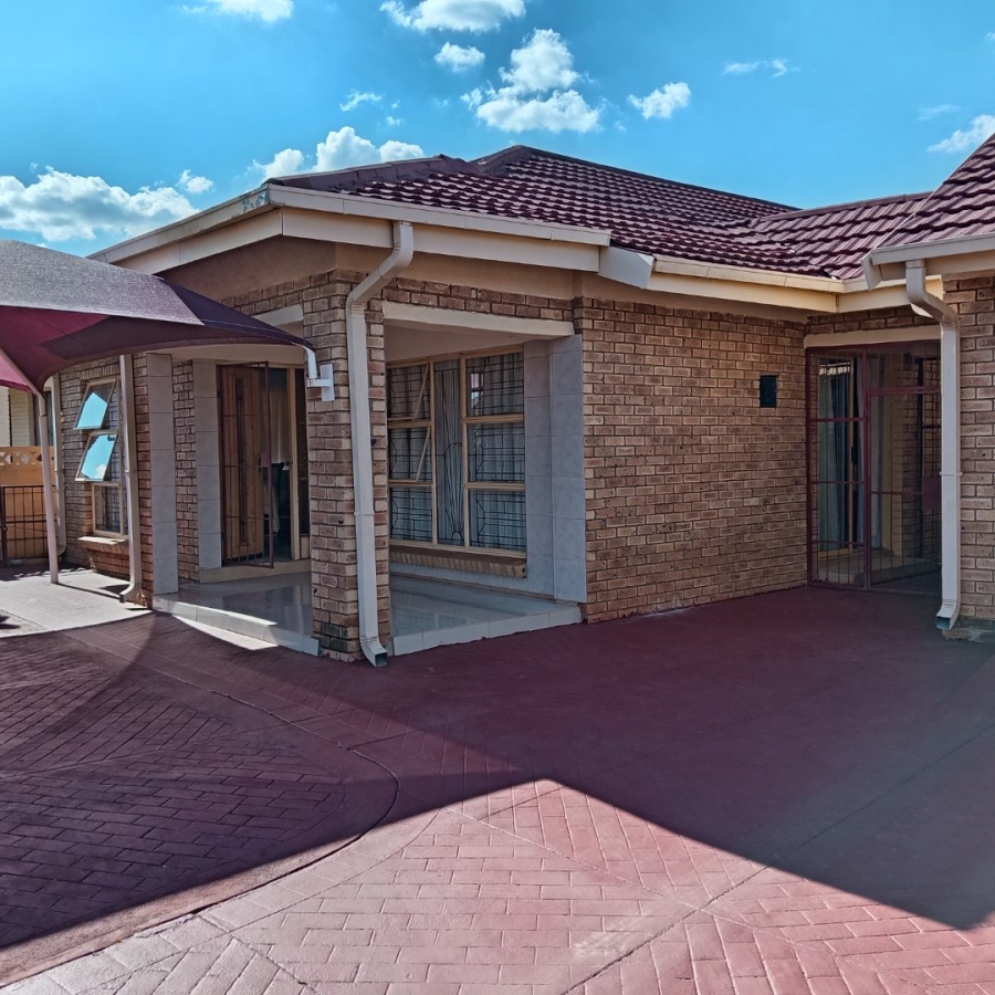 3 Bedroom Property for Sale in Lebowakgomo Zone A Limpopo