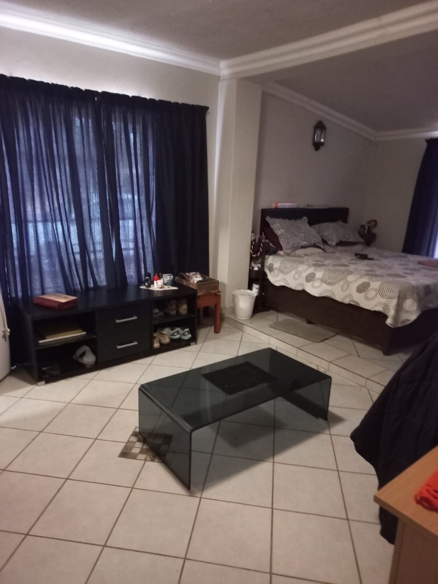 6 Bedroom Property for Sale in Kromdraai Limpopo