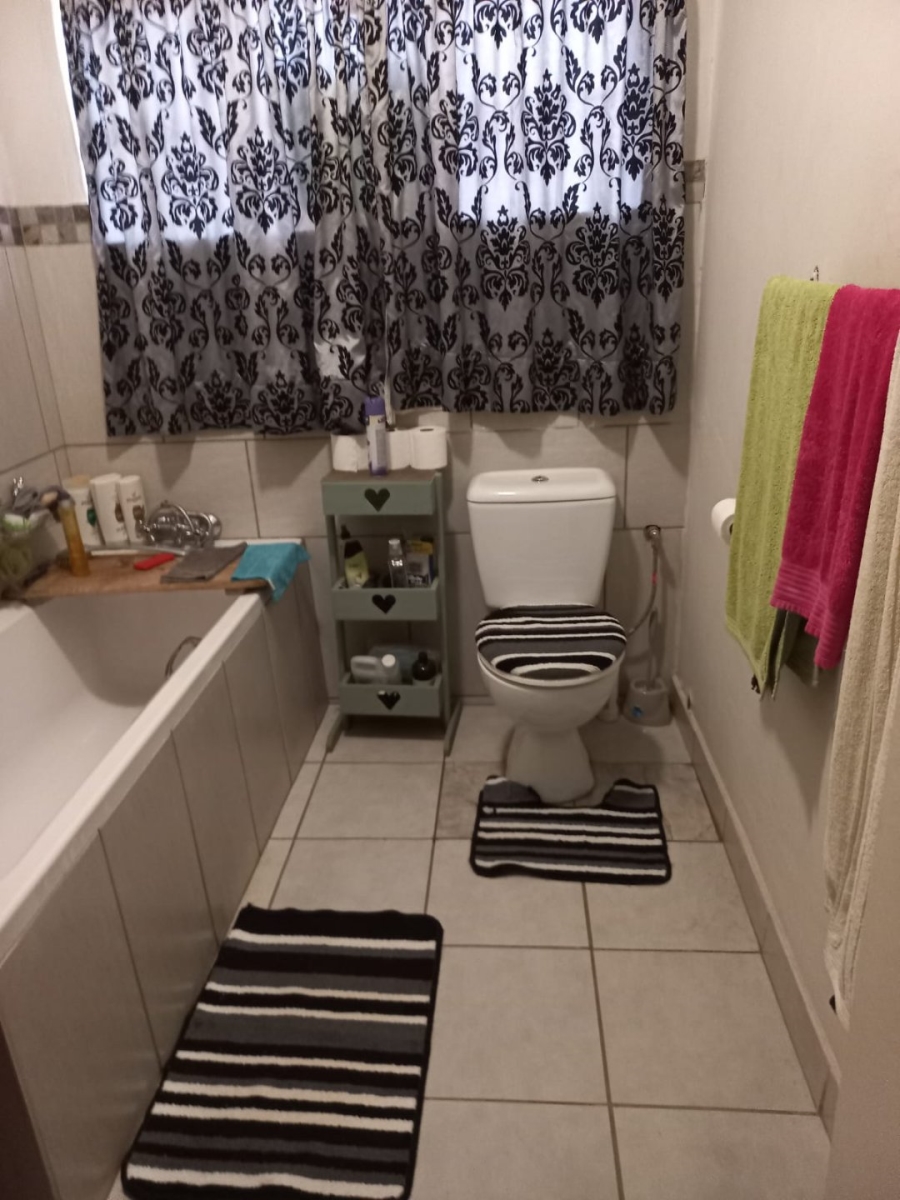 6 Bedroom Property for Sale in Kromdraai Limpopo