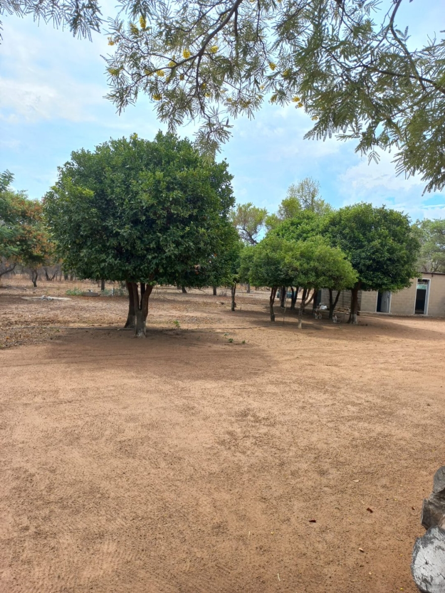 6 Bedroom Property for Sale in Kromdraai Limpopo