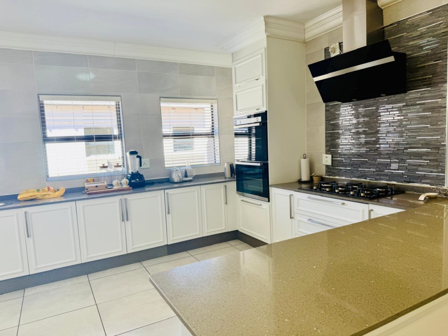 5 Bedroom Property for Sale in Woodhill Estate Limpopo