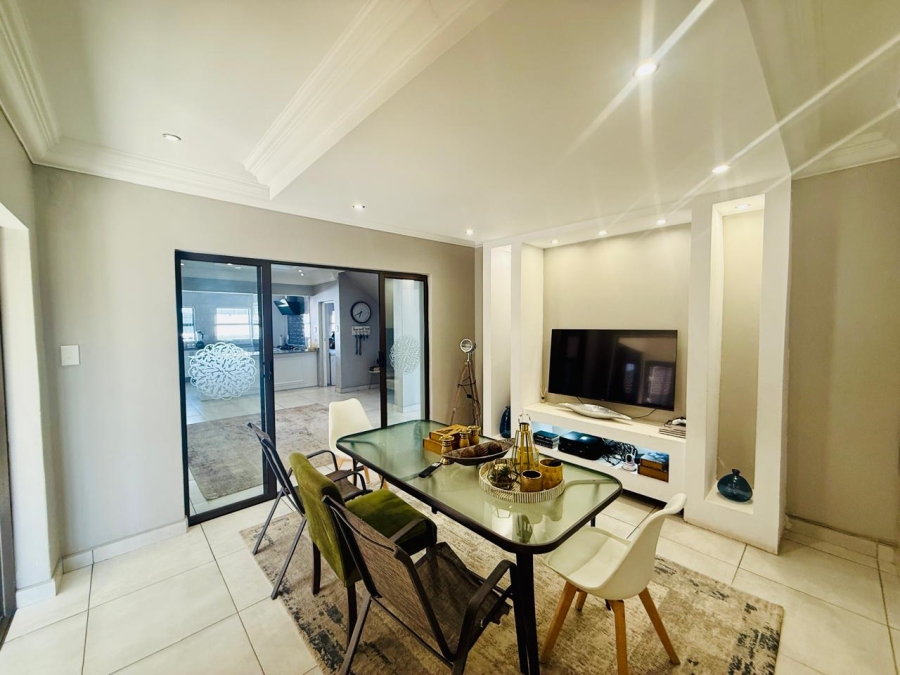 5 Bedroom Property for Sale in Woodhill Estate Limpopo