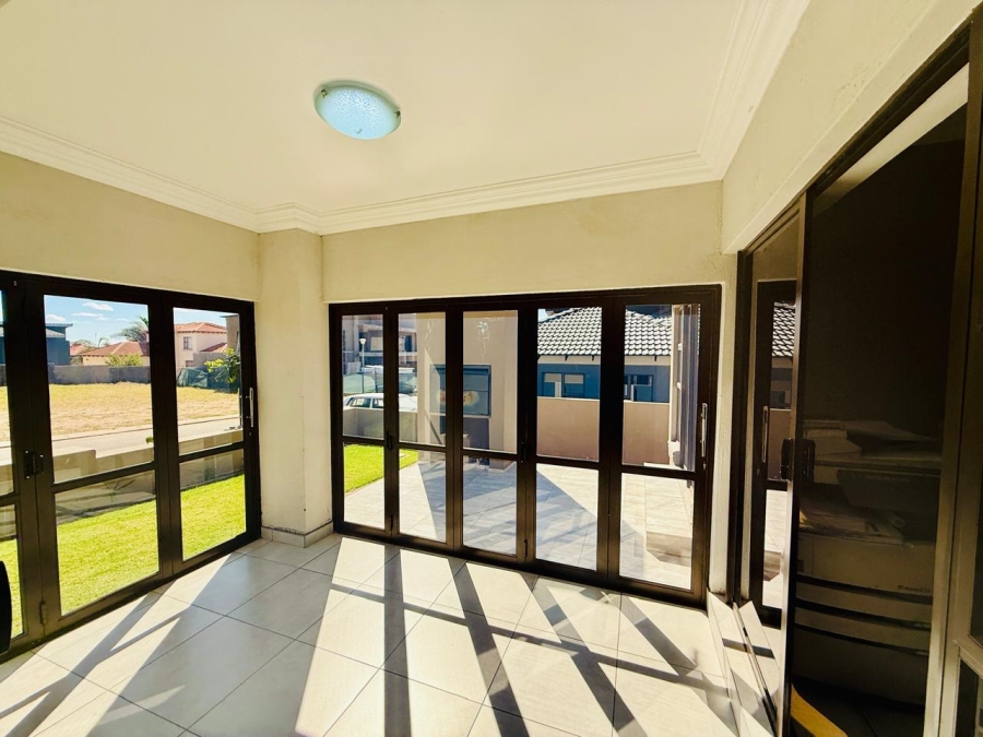 5 Bedroom Property for Sale in Woodhill Estate Limpopo