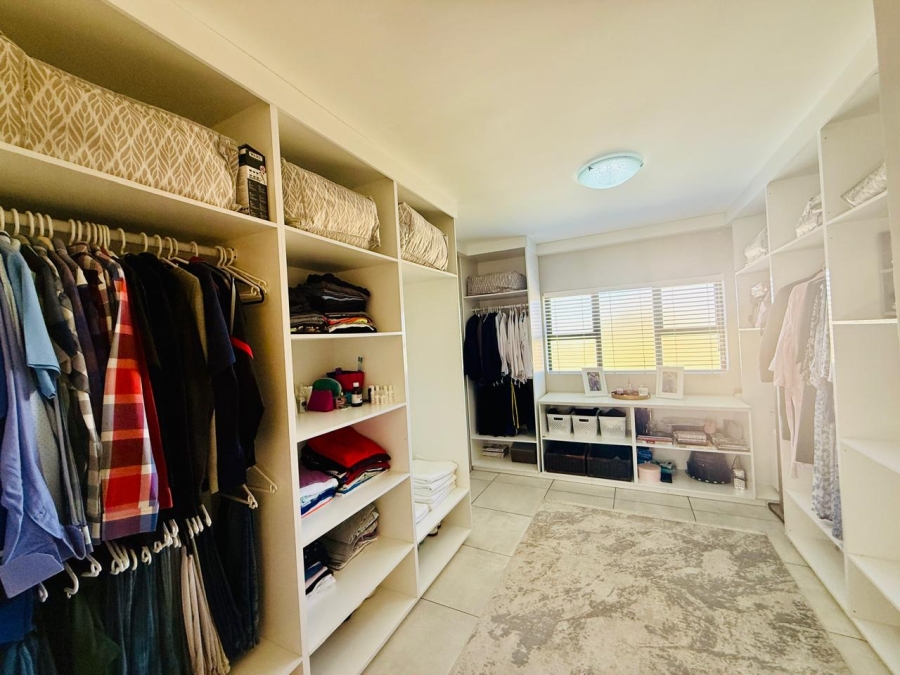 5 Bedroom Property for Sale in Woodhill Estate Limpopo