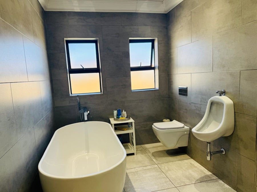 5 Bedroom Property for Sale in Woodhill Estate Limpopo