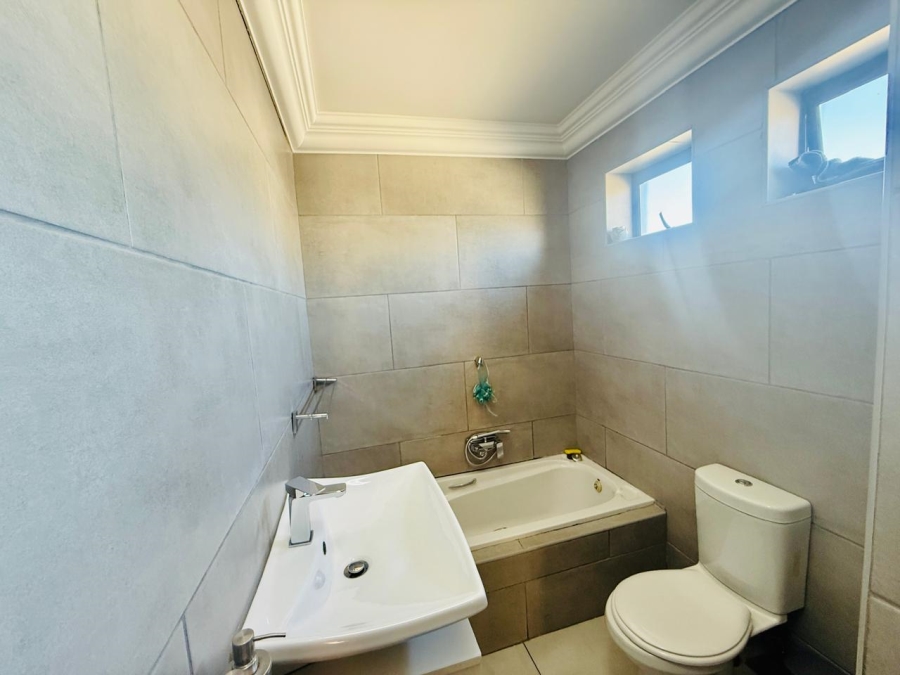 5 Bedroom Property for Sale in Woodhill Estate Limpopo