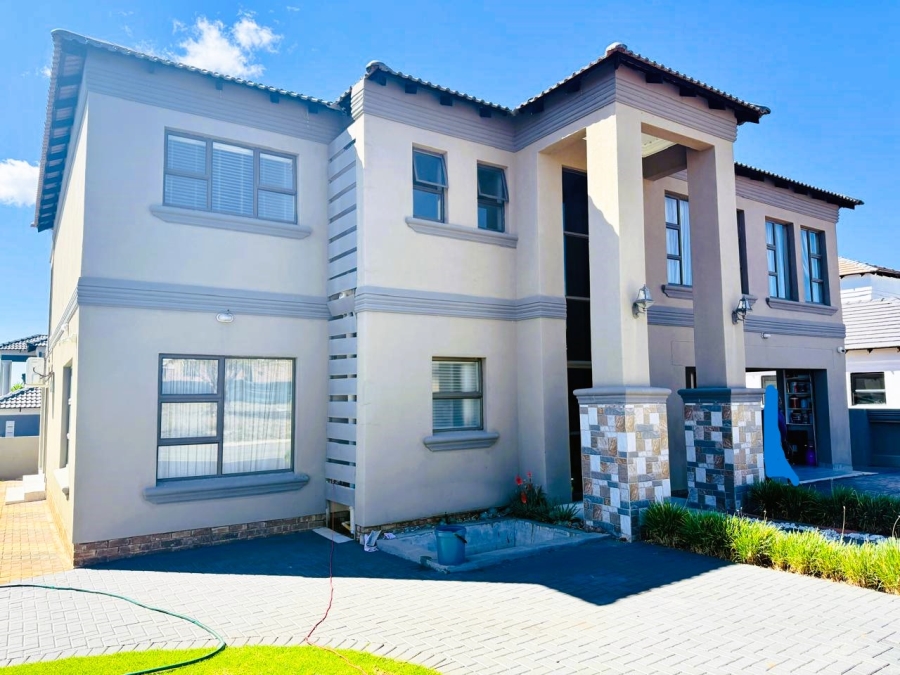 5 Bedroom Property for Sale in Woodhill Estate Limpopo