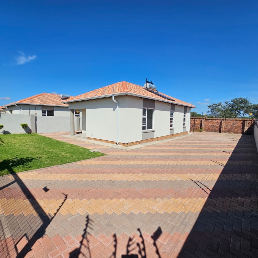 To Let 3 Bedroom Property for Rent in Southern Gateway Limpopo