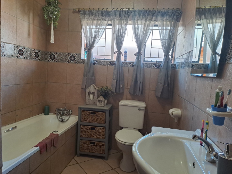 5 Bedroom Property for Sale in Sterpark Limpopo