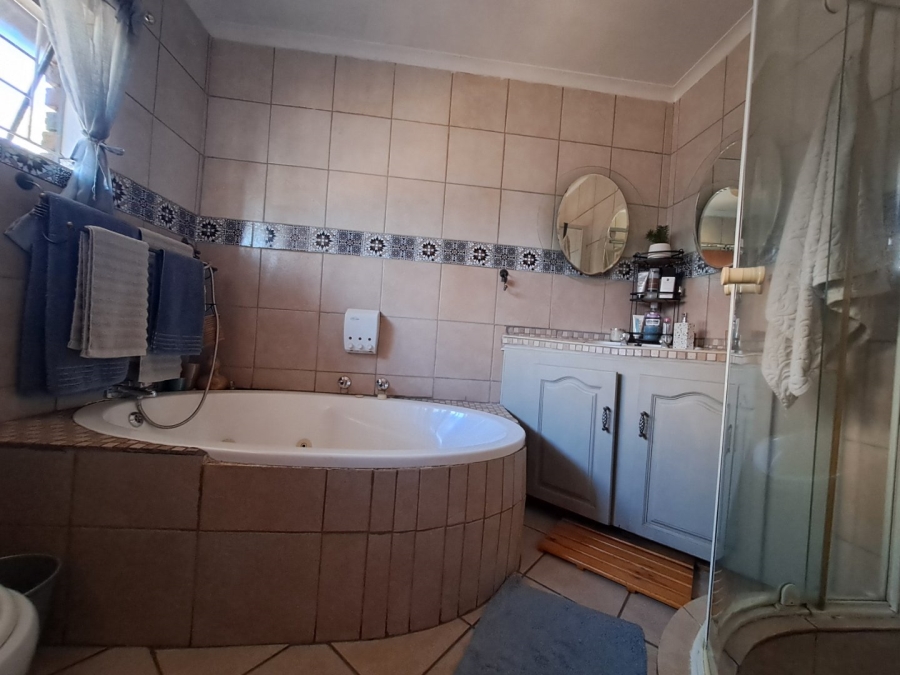 5 Bedroom Property for Sale in Sterpark Limpopo