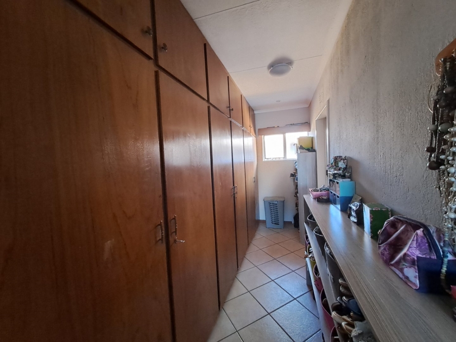 5 Bedroom Property for Sale in Sterpark Limpopo
